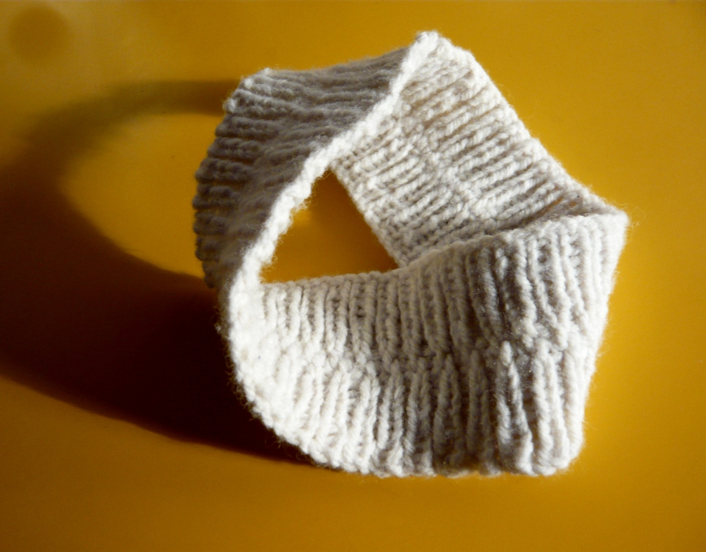 Erstes gestricktes Moebiusband